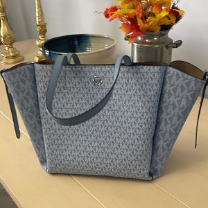 Michael Kors tote
